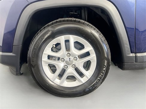 Used 2018 Jeep Compass Sport image 32