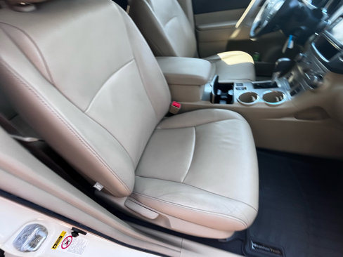 Used 2013 Toyota Highlander FWD image 69