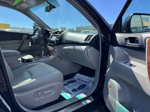 Used 2013 Toyota Highlander Limited image 39