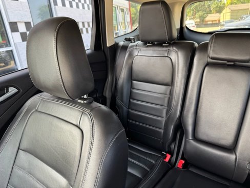 Used 2018 Ford Escape Titanium w/ Ford Safe & Smart Package image 30