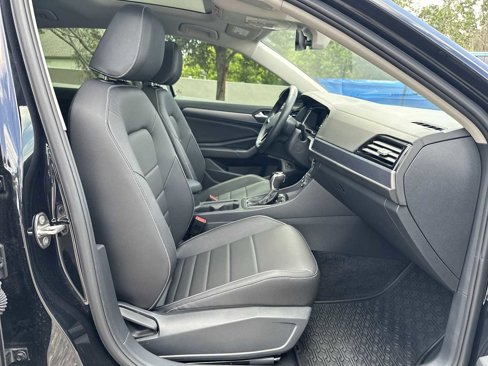 Used 2024 Volkswagen Jetta SE image 19