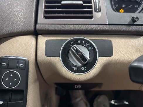 Used 2010 Mercedes-Benz C 300 4MATIC Sedan image 39