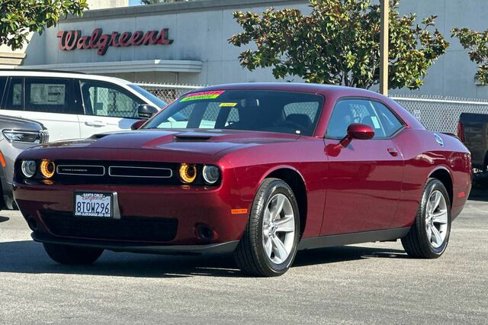 Used 2019 Dodge Challenger SXT image 8