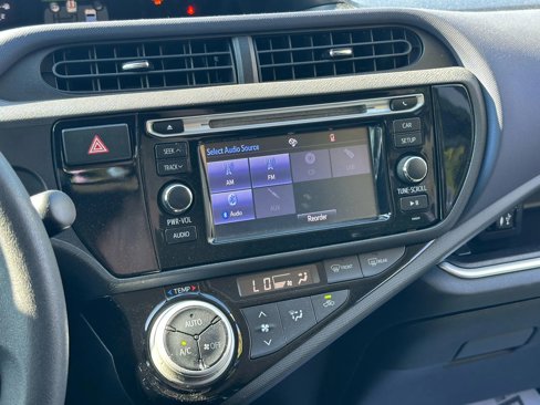 Used 2016 Toyota Prius C One image 8
