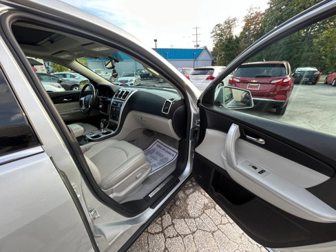 Used 2012 GMC Acadia SLT image 9