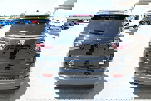 New 2025 Jeep Compass Latitude image 8
