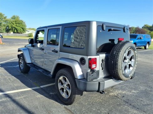 Used 2016 Jeep Wrangler Unlimited Sahara image 6