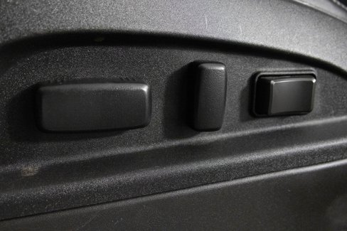 Used 2016 Chevrolet Equinox LTZ w/ Enhanced Convenience Package image 21