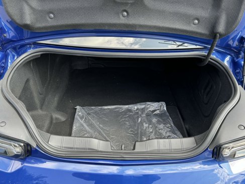 Used 2021 Chevrolet Camaro LT w/ RS Package image 16