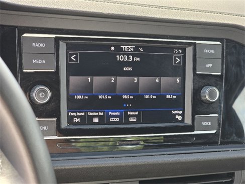 Used 2023 Volkswagen Jetta Sport image 4