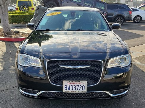 Used 2021 Chrysler 300 Touring image 23