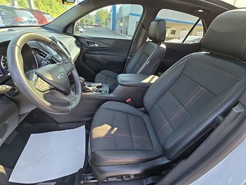 Certified 2022 Chevrolet Equinox RS w/ LPO, Floor Liner Package image 10