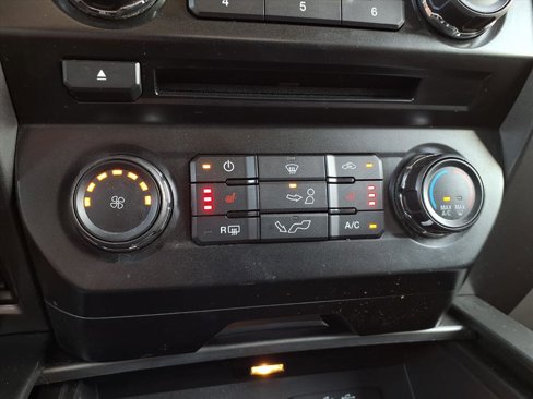 Used 2016 Ford F150 XLT w/ Equipment Group 302A Luxury image 19