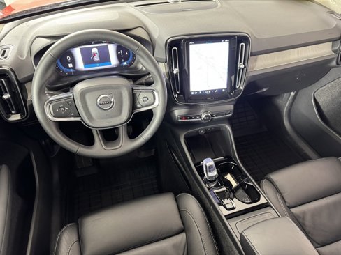 Certified 2023 Volvo XC40 B5 Plus w/ Climate Package image 14