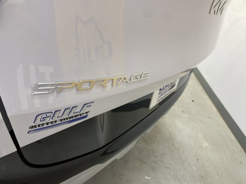 Used 2024 Kia Sportage SX image 17