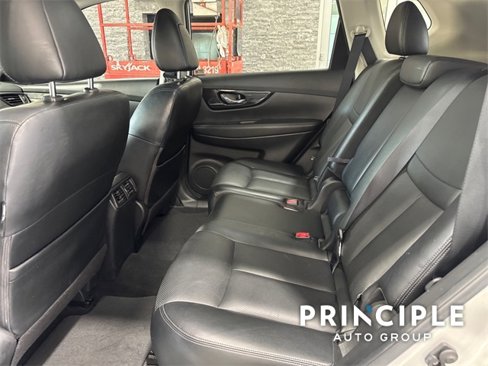 Used 2018 Nissan Rogue SL image 17