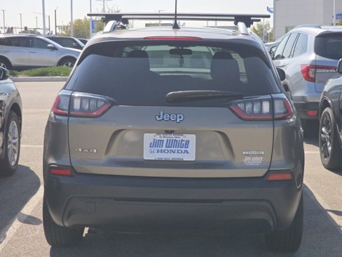 Used 2020 Jeep Cherokee Latitude w/ Cold Weather Group image 9