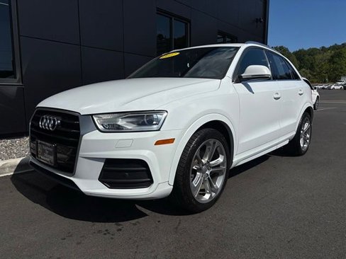 Used 2017 Audi Q3 2.0T Premium Plus w/ Premium Plus Package image 2