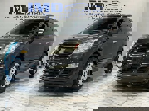 Used 2017 Chevrolet Traverse LS image 2
