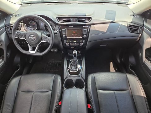 Certified 2020 Nissan Rogue SV image 17