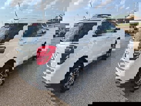 Used 2016 Chevrolet Equinox LTZ w/ Enhanced Convenience Package image 3