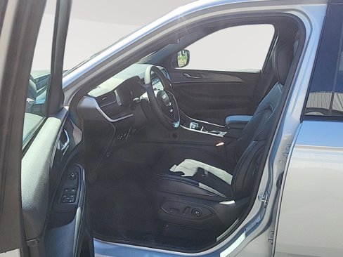 New 2025 Jeep Grand Cherokee Altitude image 26