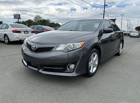 Used 2014 Toyota Camry SE image 3