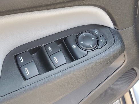 Used 2024 Chevrolet Equinox LS w/ Driver Confidence II Package image 10