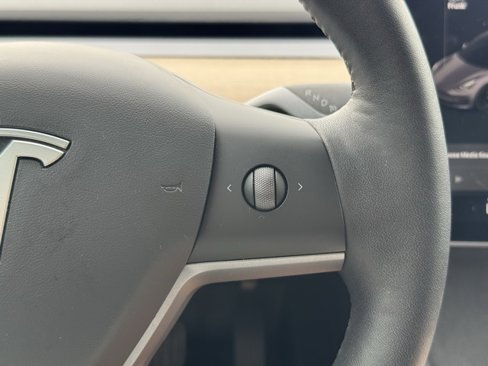 Used 2021 Tesla Model 3 Standard Range Plus image 35