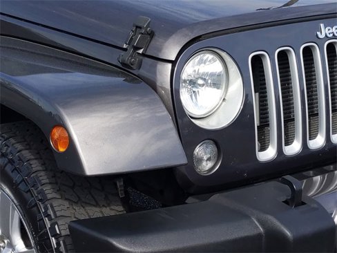 Used 2016 Jeep Wrangler Unlimited Sahara w/ Dual Top Group image 9
