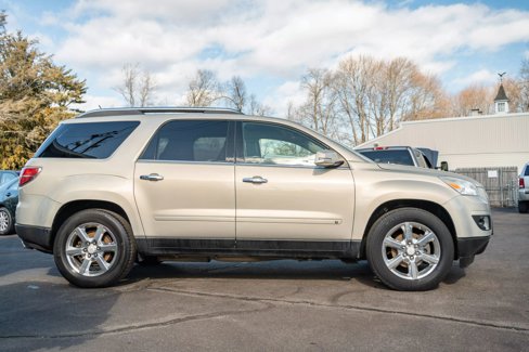 Used 2008 Saturn Outlook XR w/ Premium Trim Package image 12