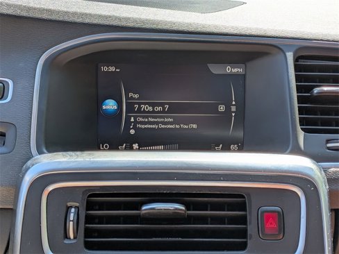 Used 2017 Volvo S60 T5 Inscription image 17
