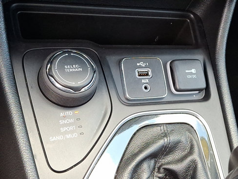 Used 2022 Jeep Cherokee Limited image 24