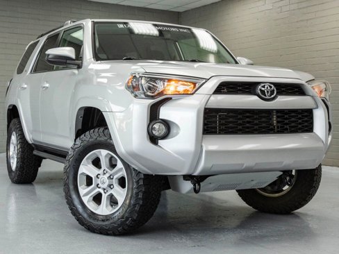 Used 2017 Toyota 4Runner SR5 image 1