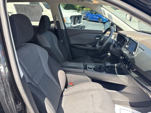 Used 2021 Nissan Rogue SV image 16