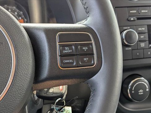 Used 2016 Jeep Patriot Latitude image 13