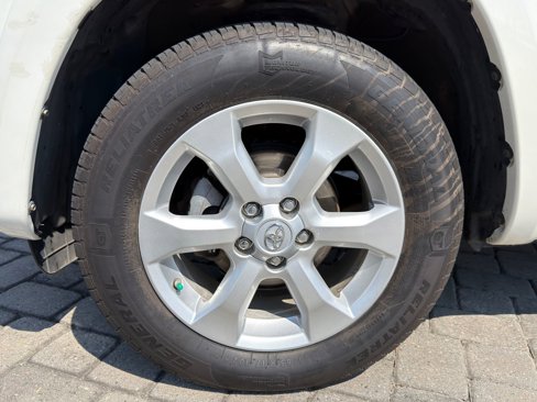 Used 2010 Toyota RAV4 Limited image 12