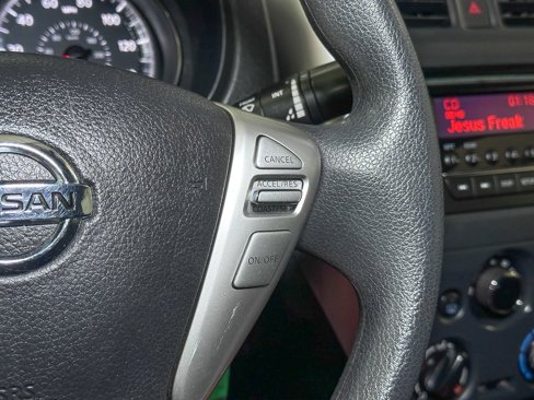 Used 2018 Nissan Versa SV image 31