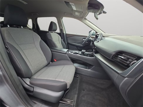 Used 2022 Nissan Rogue SV image 12