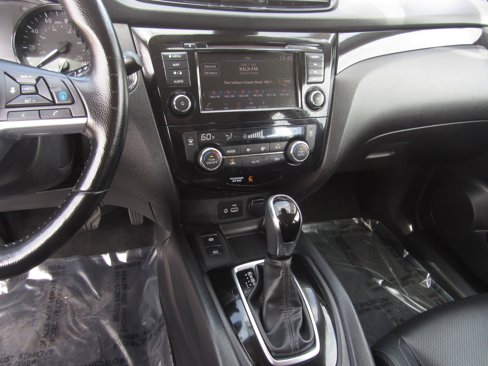 Used 2022 Nissan Rogue Sport SL image 18