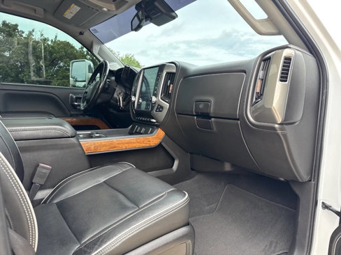 Used 2019 Chevrolet Silverado 2500 High Country w/ Duramax Plus Package image 21
