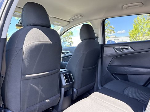 Used 2024 Kia Sportage LX image 13