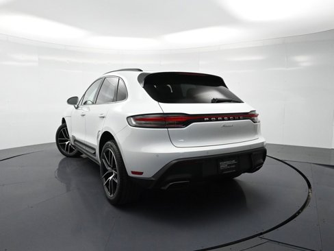 Certified 2025 Porsche Macan image 24