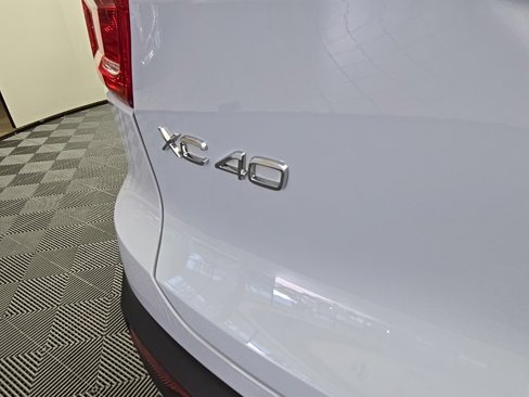 Certified 2024 Volvo XC40 B5 Plus w/ Climate Package image 11