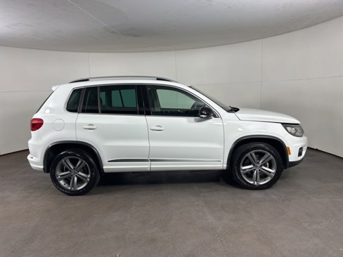 Used 2017 Volkswagen Tiguan Sport image 8