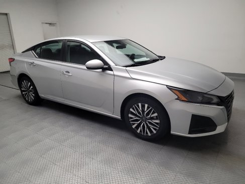 Used 2023 Nissan Altima 2.5 SV image 11