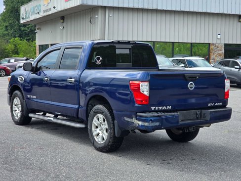 Used 2017 Nissan Titan SV image 12
