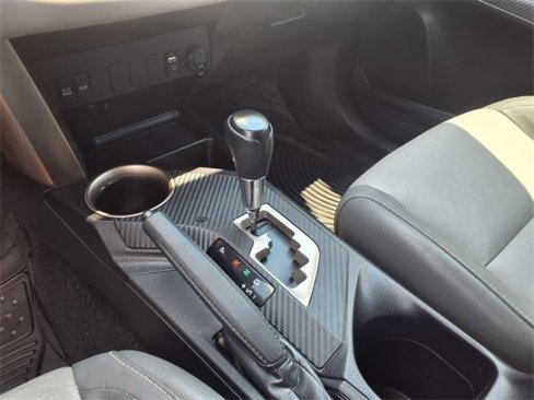 Used 2013 Toyota RAV4 XLE image 25