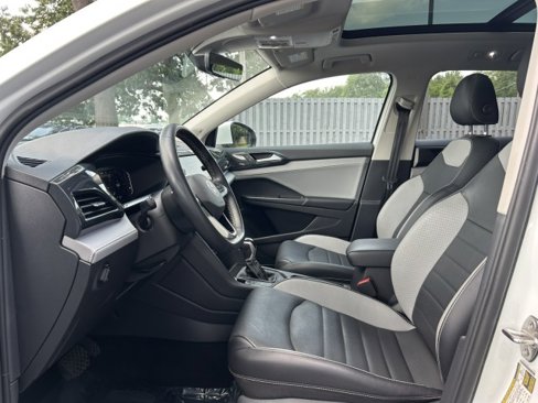 Used 2022 Volkswagen Taos SEL image 18