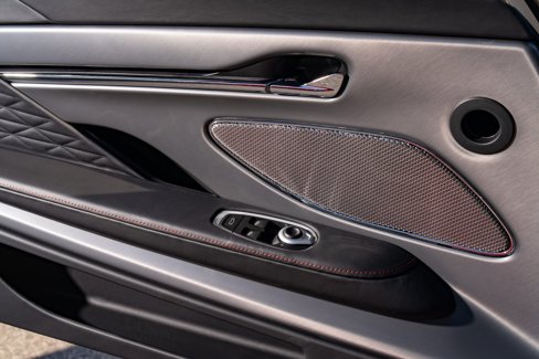 Used 2024 Aston Martin DB12 Coupe image 24